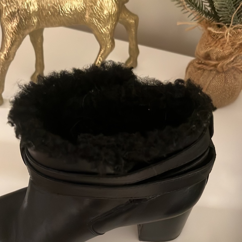 BURBERRY black leather booties 🔥🔥🔥 - Picture 11 of 15